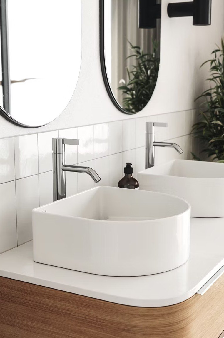 Bathroom product visualization close-up with basin, tap, mirror and countertop details